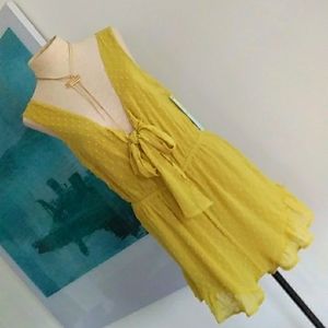 NWT SHE & SKY ADORABLE ROMPER IN VIBRANT CITRINE COLOR. SZ M